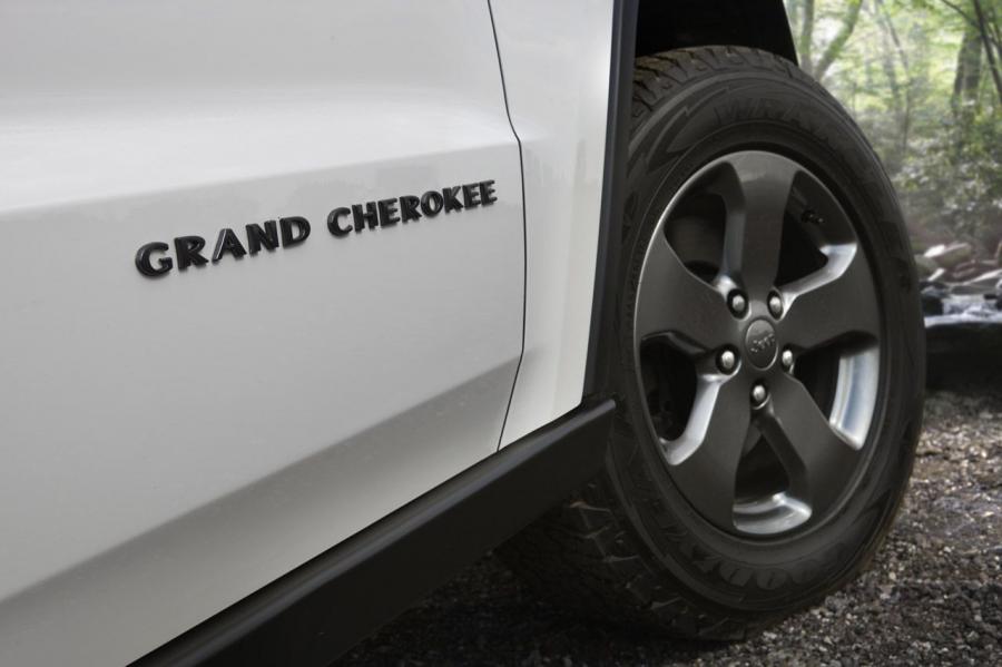  Jeep Grand Cherokee Trailhawk 2013 года  (фото 2 из 11)